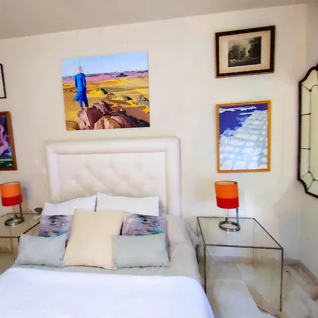 With Private Pool A Stone's Throw From The Port And Beach Of Villa Benalmádena