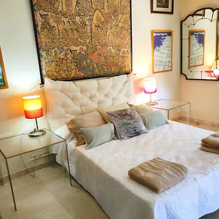 Villa With Private Pool A Stone's Throw From The Port And Beach Of *
